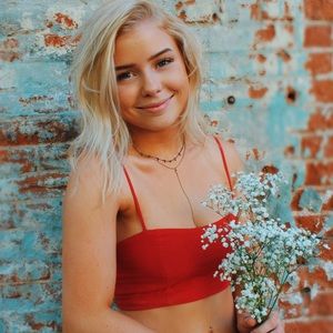 Meet your Posher, Whitney